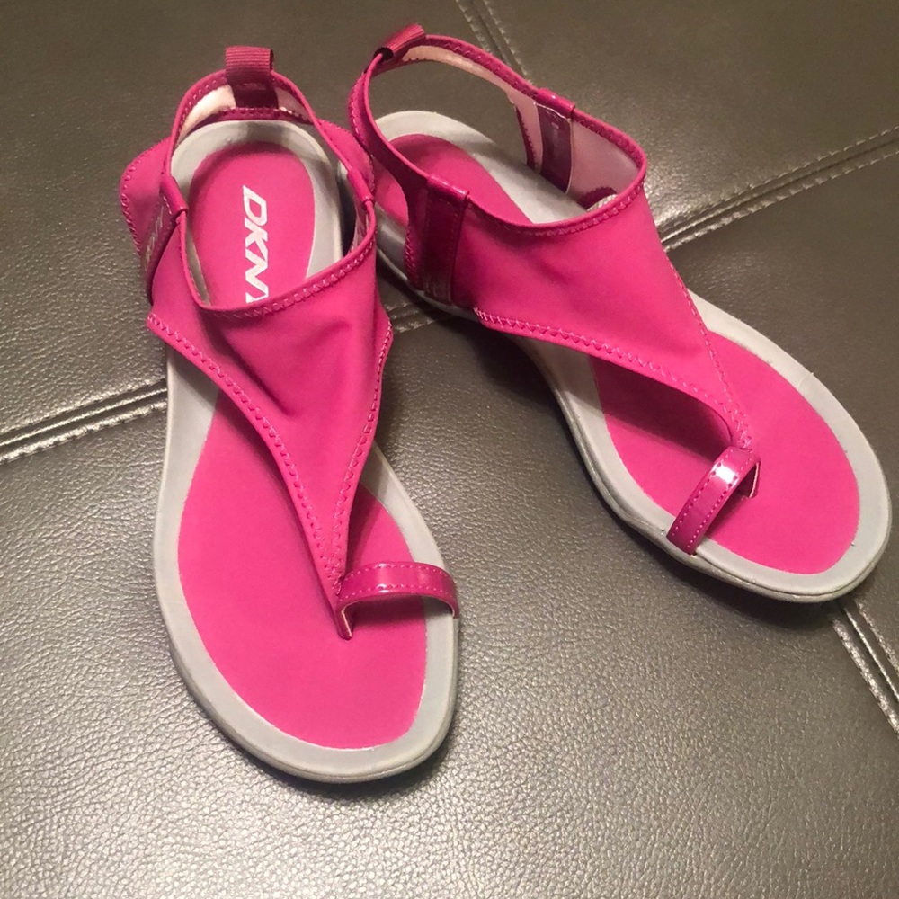 New DNKY Slip on casual shoe